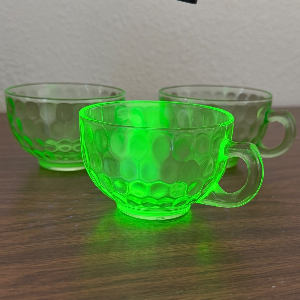 Federal Thumbprint Uranium Coffee‎ Tea Cup Teardrops 1920s Depression 3 pieces